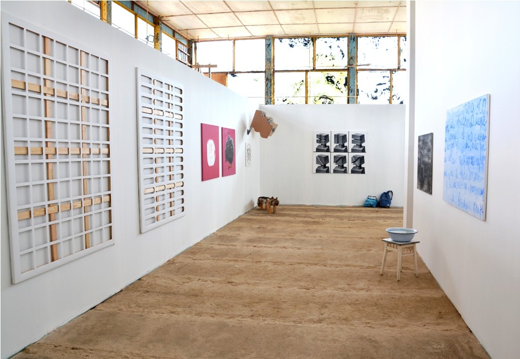 Работы Магдалены Новаковой ГРИД (слева)  в финальной экспозиции, фото Эльмира Шемсединова