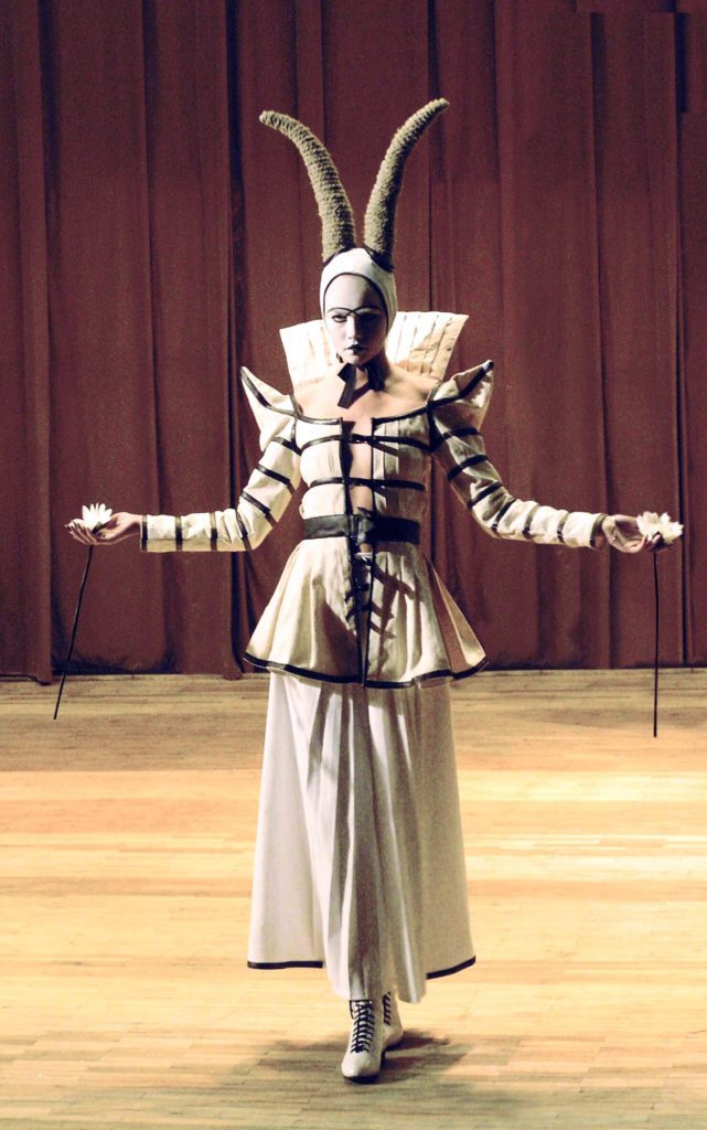 The Popess, работа Ирины Джус для студенческого конкурса костюма, 2005