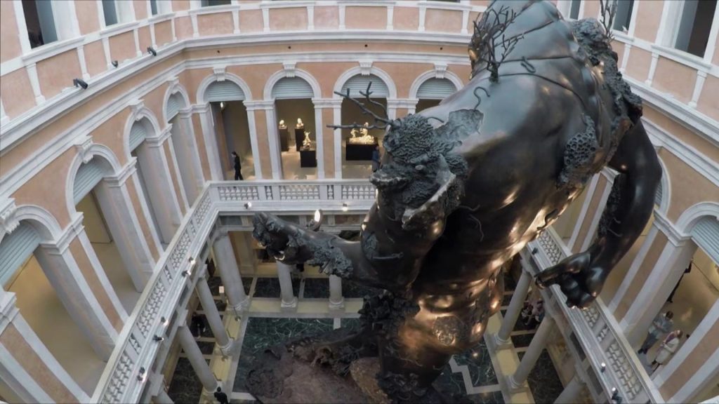Выставка Дэмиена Хёрста «Сокровища затонувшего корабля «Невероятный» Palazzo Grassi, Венеция, Италия
