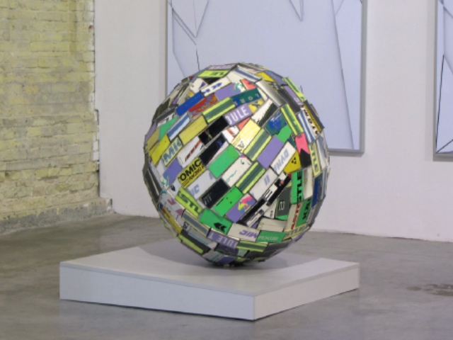 Snowball, деревина, пластик, метал, 98 x 98 cм, 2014