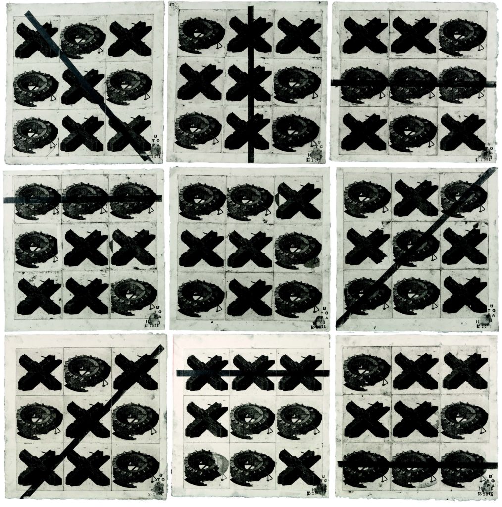 Хрестики-нулики, багаторазове інтагліо, малюнок, папір, фрагмент проекту з 18 частин, кожна 33x33 см, 2016